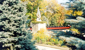 The monument and the fraternal tomb of the warriors died during the Great Patriotic War 